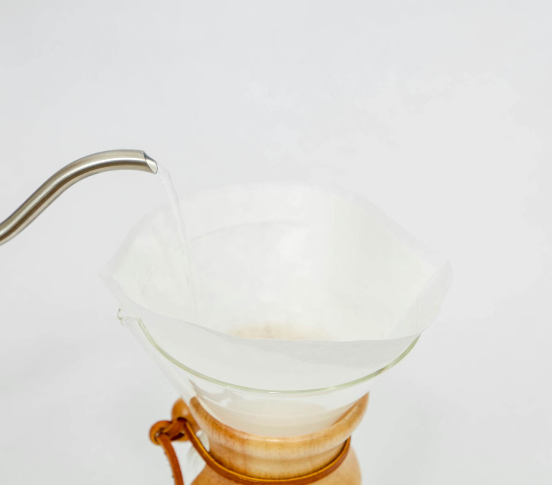 Placer le filtre en papier dans la cafetière